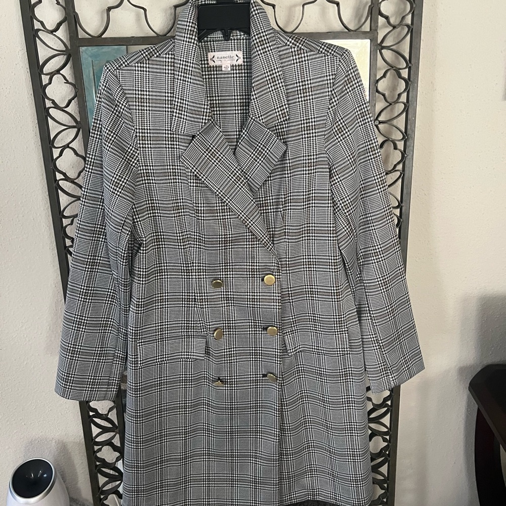Women’s Suit Dress, Never worn, without tag